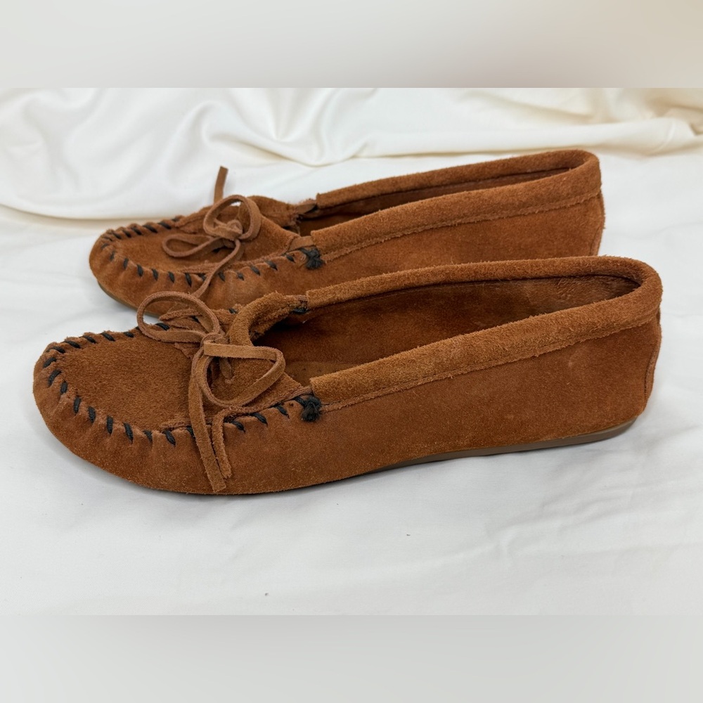 Minnetonka Sz 10 Brown Kilty Suede Hard Sole Driving Shoe Moccasin Leather  402W
